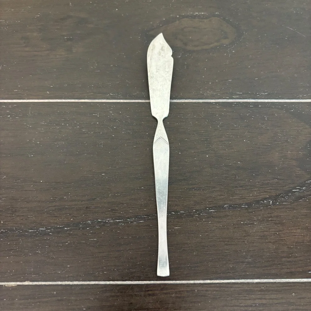 Maribo SRI Stainless Korea Master Butter Spreader Chevron Detail Flatware 6.75